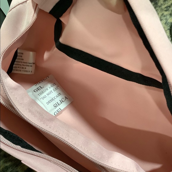 NWT PINK BY VICTORIA’S SECRET WAIST PACK - Picture 6 of 10